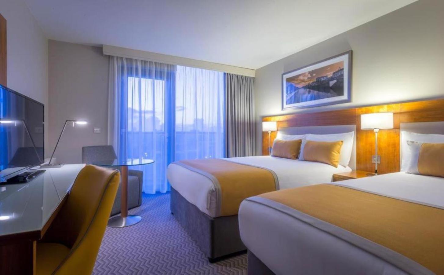 Maldron Hotel Тала Экстерьер фото